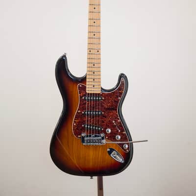 2010 G&L Tribute Series S500 SSS - in 3 Tone Sunburst image 8
