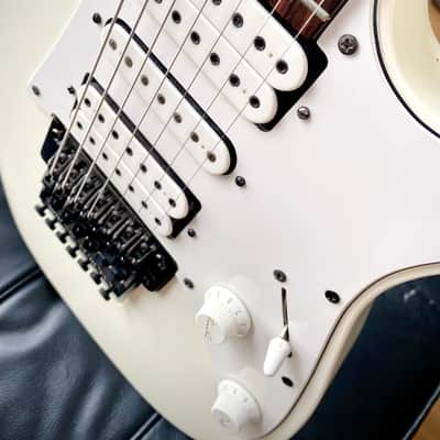 Ibanez UV7PWH Universe 1990 – First Year – Steve Vai – Collector Grade image 4