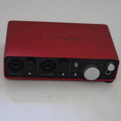 Focusrite Focusrite Scarlett 2i2 Audio Interface 1st Generation Red 2015 - Red image 9