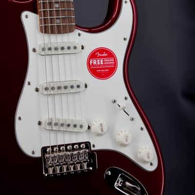 Squier Classic Vibe '60s Stratocaster with Laurel Fretboard Candy Apple Red image 4
