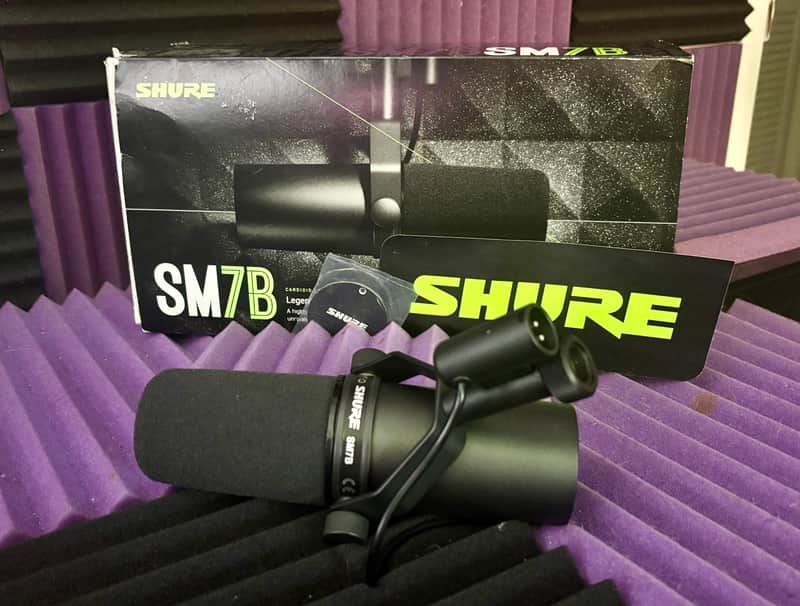 Shure SM7B Cardioid Dynamic Microphone with FREE XLR Cable 2001 - Present - Black imagen 1