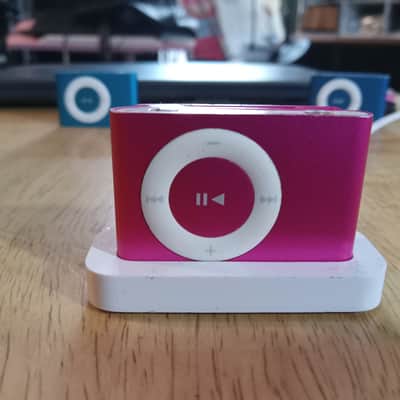 Apple Shuffle 2nd Generation 1999 - Blue and Pink image 3