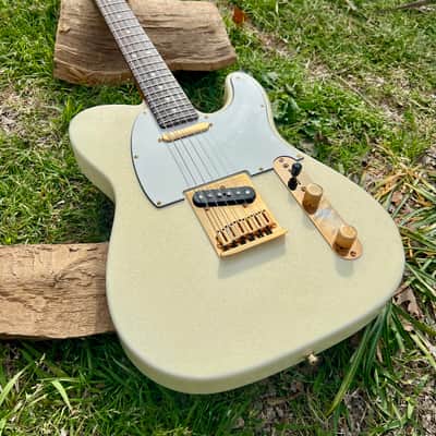 2018 NAMM Show Fender Custom Shop Limited Edition Super Custom Deluxe Twisted Telecaster Ivory White Sparkle image 5