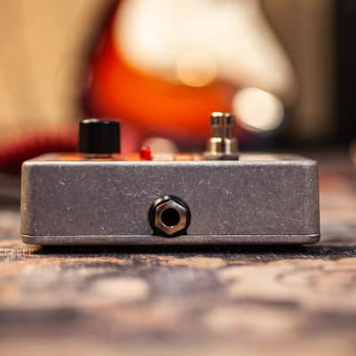Electro-Harmonix Nano Signal Pad Attenuator - Guitar Effects Pedal image 9