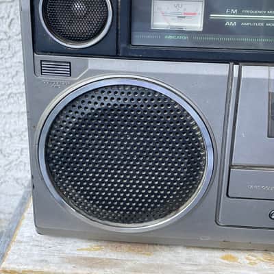 Vintage Sanyo M9930 Boom Box Cassette Recorder Stereo Radio Portable FOR PARTS OR REPAIRS image 2