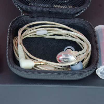 Used Shure SE846 Gen 2 Earbuds w/ Box image 2