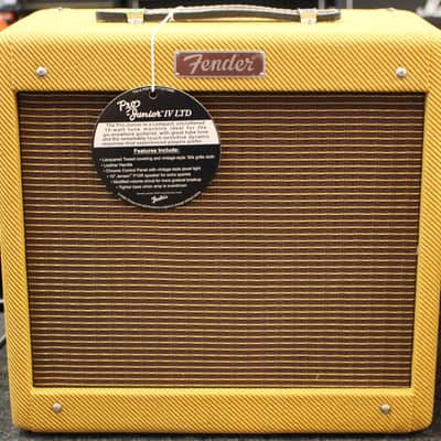 Fender Pro Junior IV 15 Watt Tube Guitar Amplifier Lacquered Tweed image 1