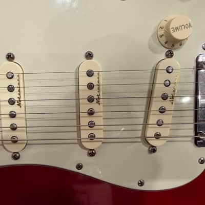 Fender American Deluxe Stratocaster with Rosewood Fretboard 1999 - 2001 - Crimson Transparent image 4