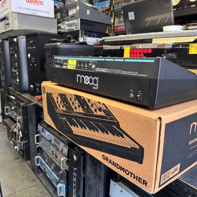 Moog Grandmother 32-Key Semi-Modular Analog Synthesizer in box //ARMENS// image 6