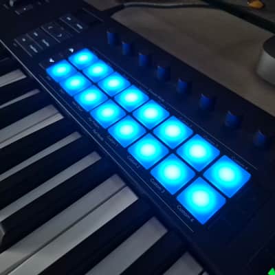 Novation Launchkey 37 MKIV MIDI Keyboard Controller 2024 - Present - Black image 2
