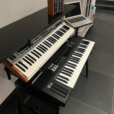 K&M 18950 Table-Style Keyboard Stand 2020s - Black image 2