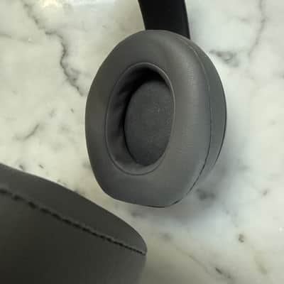Beats by Dre Studio 3 Wireless Headphones image 3