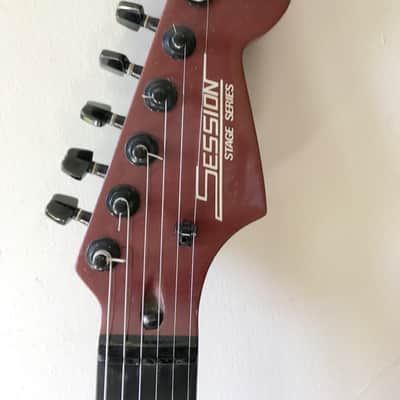 Session Stage Series Strat image 4