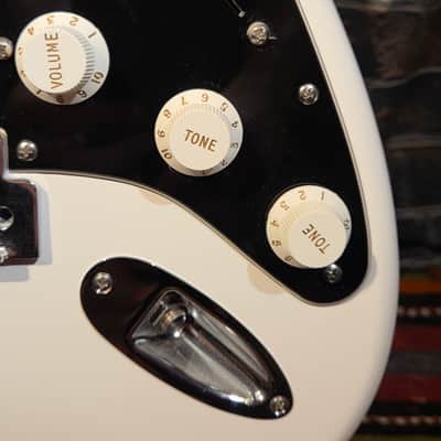 Fender 2019 Player Stratocaster Maple Fretboard Polar White image 6