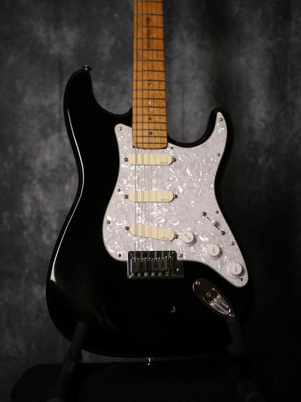 Fender Lite Ash Stratocaster – Black · 2008 · EMG DG20 David Gilmour image 1