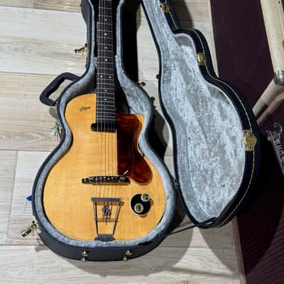 Hofner Club 40 1957 - stunning rare issue like George Harrison's 1st true Beatle Axe ! image 14