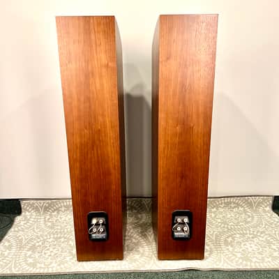 Bowers & Wilkins B&W 703 Speakers image 10