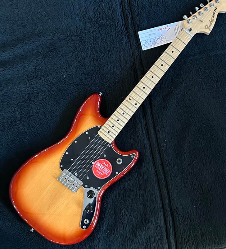 ギター Fender Mexico 75th Anniversary Mustang Fender Competition Mustang – Vintage Guitar® magazine