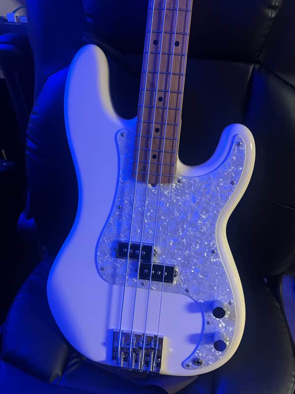 Fender Standard Precision Bass - Present - Olympic White image 1