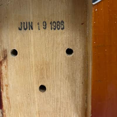 Musicman Stingray 1986 Honey burst image 4