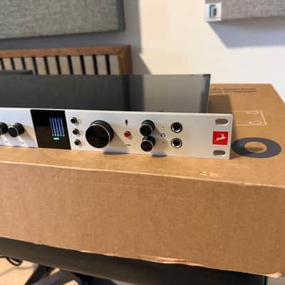 Antelope Audio Discrete 8 Pro Synergy Core 26x32 Thunderbolt 3 USB Interface 2022 - Present - Silver image 3