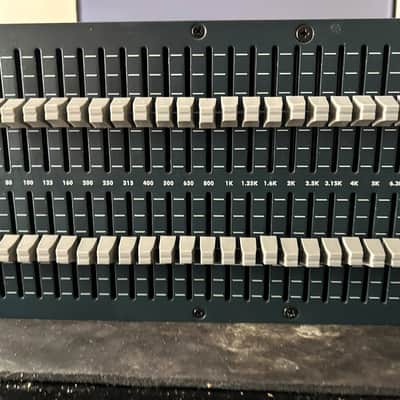 Ashly GQX-3102 Equalizer — Good image 3
