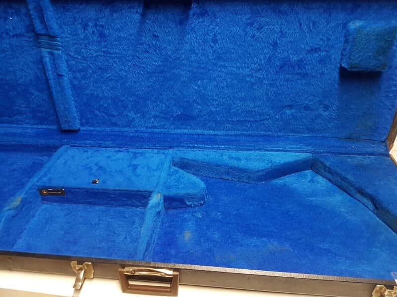 1986 GIBSON EXPLORER BASS CASE - made in USA image 1