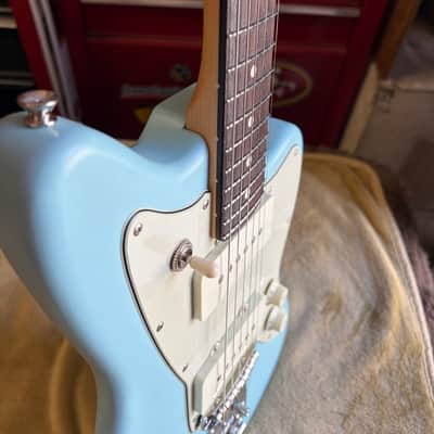 Fender MIJ Junior Collection Jazzmaster 2021 - Present - Satin Daphne Blue image 10