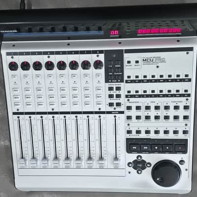 Mackie MCU Pro Universal DAW Control Surface image 3