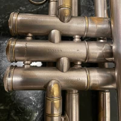 Conn 10B (New Era) (1935) (Medium Bore) Bb Trumpet SN 305159 image 5