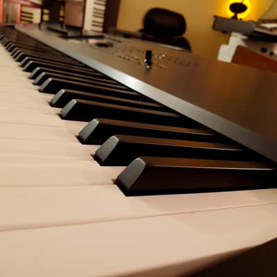 MUST SEE!!! KORG KRONOS X 88 FULLY SERVICED AND IN AMAZING CONDITION! image 4