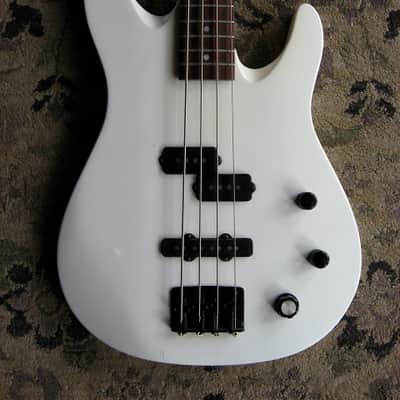 Peavey B-Ninety B90 1991 Pearl White image 3