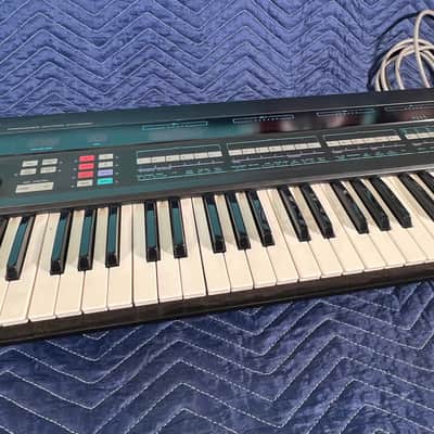 Akai AX80 Synthesizer 1980s - Black
