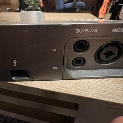Universal Audio Arrow 2x4 Thunderbolt 3 Interface with Solo DSP Processor 2010s - Gray image 5