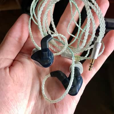 Massdrop Plus Universal IEM image 2