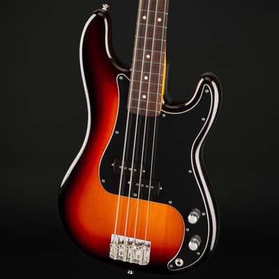 Fender American Professional Classic Precision Bass, Rosewood Fingerboard in 3-Color Sunburst image 2