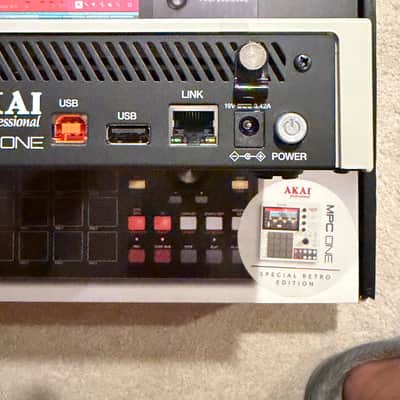 Akai MPC One Standalone MIDI Sequencer Retro Edition 2021 - Present - Grey image 12