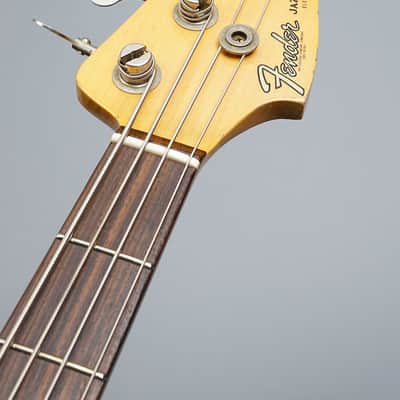 Fender Custom Shop 1962 Jazz Bass Relic 2023 - Three Tone Sunburst image 9