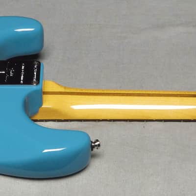 Fender Ltd Ed Custom Deluxe Stratocaster Taos Turquoise image 7