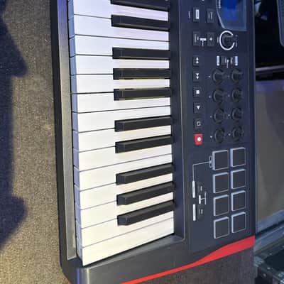 Novation Impulse 25 MIDI Keyboard Controller 2011 - Present - Gray