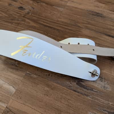 Fender Guitar Strap 2.5" White Leather Locks Gold FENDER Logo Great Condition image 1