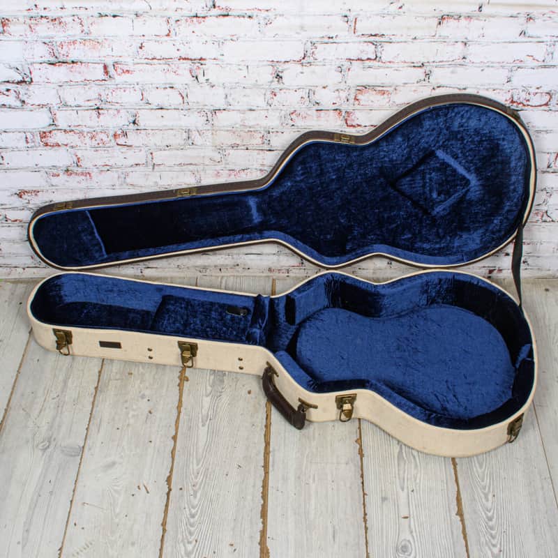 Gator - White Tweed Jumbo & Concert Acoustic Hardshell Case - USED image 1