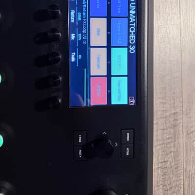 Line 6 Helix LT with box and case. Excellent condition. image 2