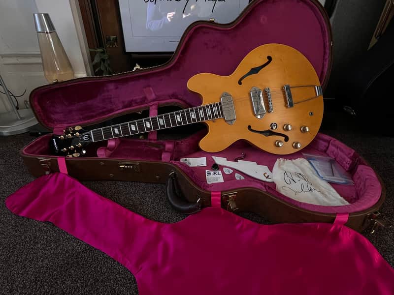 Epiphone USA Collection Revolution  John Lennon Signature 1965 Casino Left handed super rare image 1