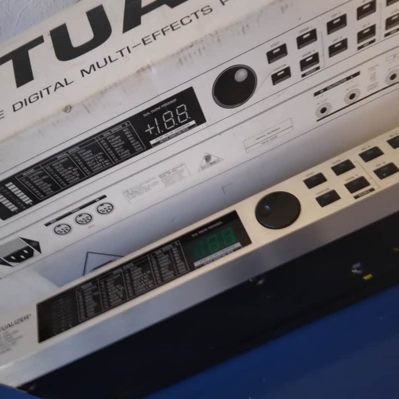 2000’s Behringer DSP1000P Virtualizer RACK metal/black