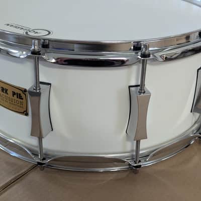 Pork Pie 14x6 in mahogany/ Maple 10 lug snare drum 2012 - White image 3