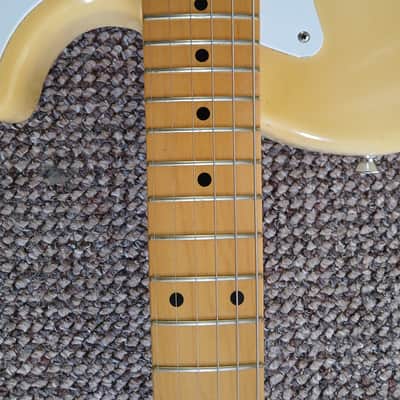 Fender Bullet Single Cutaway with Rosewood Fretboard 1981 - 1982 - Ivory image 6