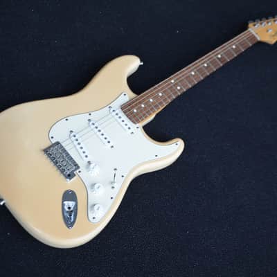 Fender American Standard Stratocaster made in USA 2008*all original/one owner*very fine guitar that sounds/plays/looks really great*nicely aged olympic white*frets are 100%* image 3