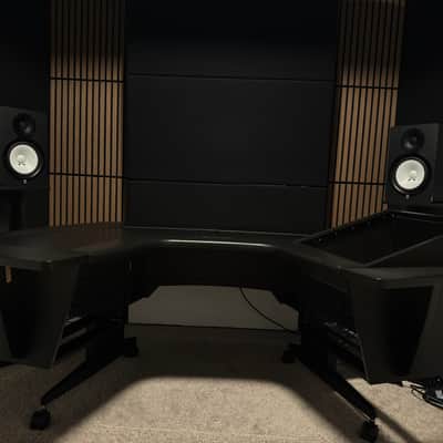 Argosy Aura 260-L Workstation with Upper Right Rack image 6