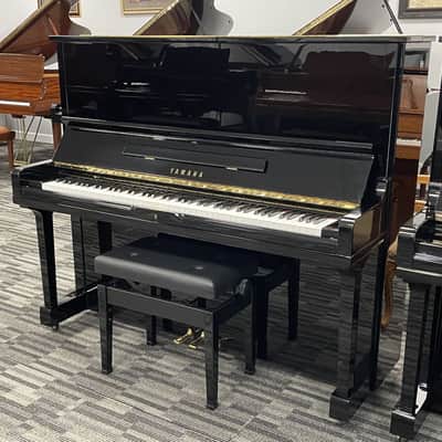 Yamaha Model U30BL 52" Upright Piano 1988 - Polished Ebony image 3